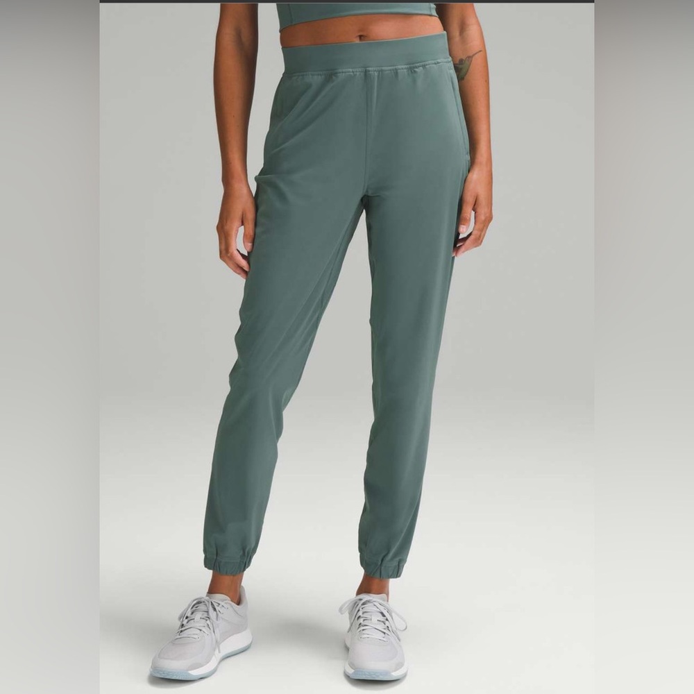 Lululemon Adapted State High-Rise Jogger
Full Length Size 10